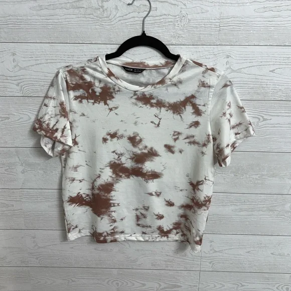 Pair Of Women’s White Cropped Short Sleeve Tee Shirts. Size S - Picture 5 of 6